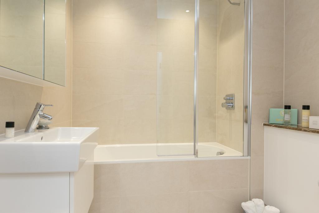Portobello Apt With Floor-To-Ceiling Views London Eksteriør billede